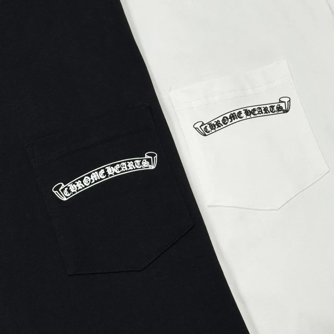 P170 Chrome Hearts 25 high-end versions. The fabric is made of 300 grams of high-density pure cotton. It does not deform or shrink. It has three labels. It is the same style for men and women. Technology: suede foaming + digital printing. Color: white, black. SIZE: S-XL.